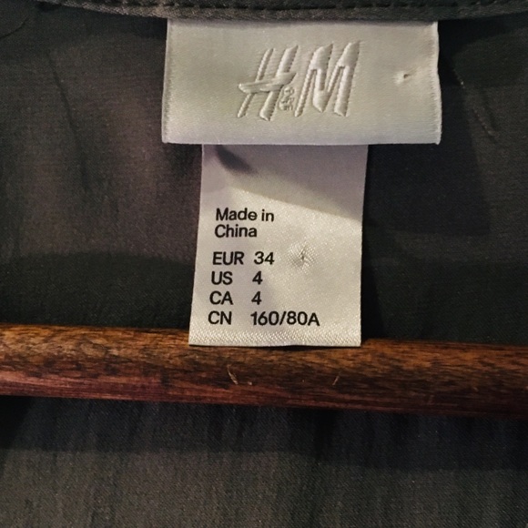 H&M silk midi button down shirt - Picture 7 of 8